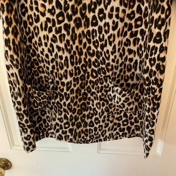 Equipment Aubrey Leopard Print Silk Dress Pockets Size M - Picture 8 of 11